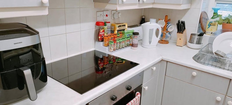 Room Madeley Road in Greater London