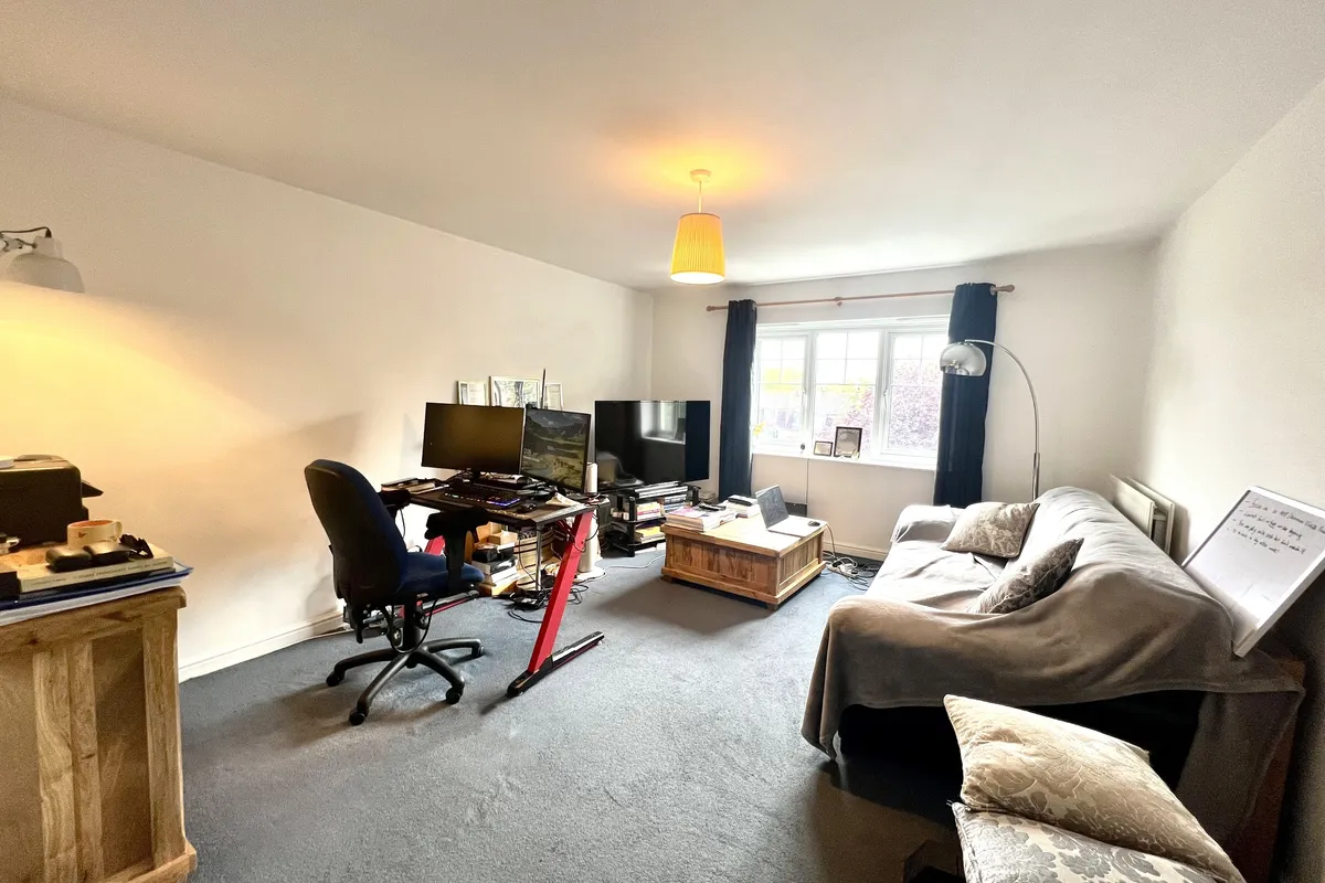 Flat Staniland Court in Vale of White Horse
