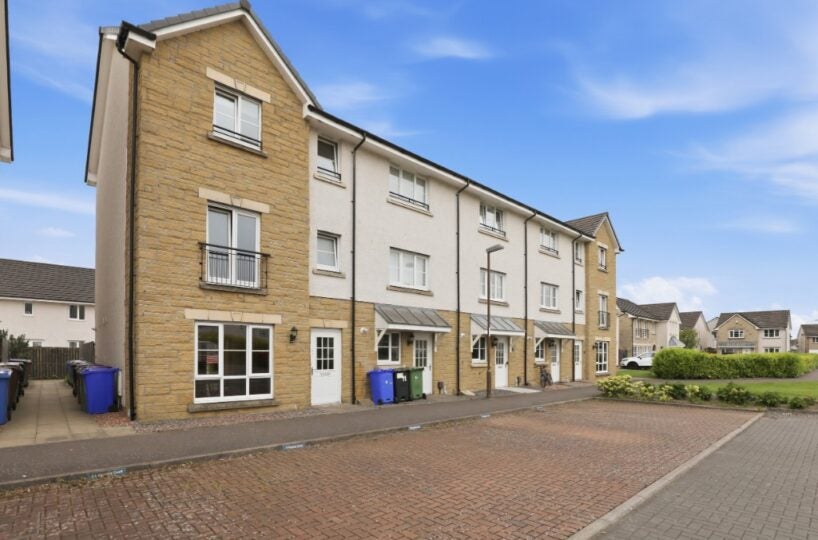 House Renfrew Court in Stirling