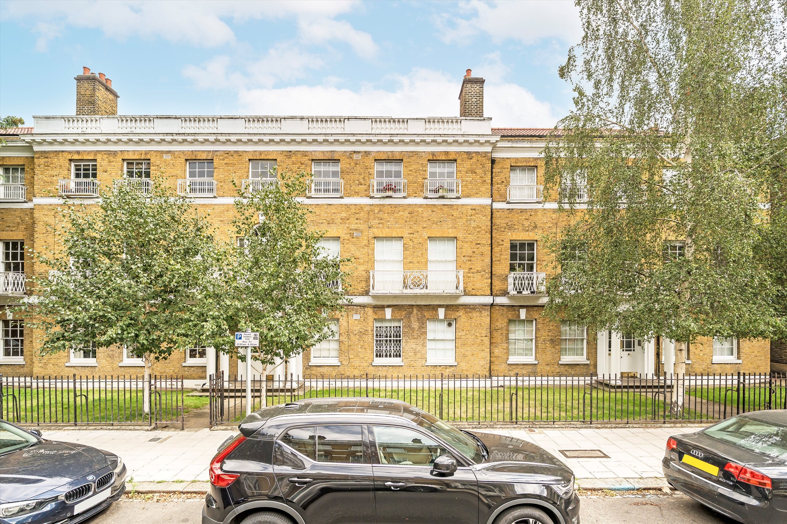 Flat Chester Way in Greater London