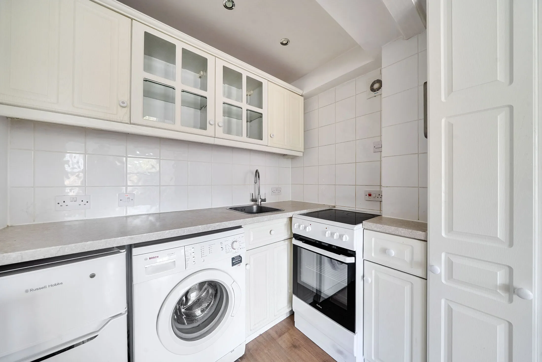 Flat Cedar Mews in Greater London