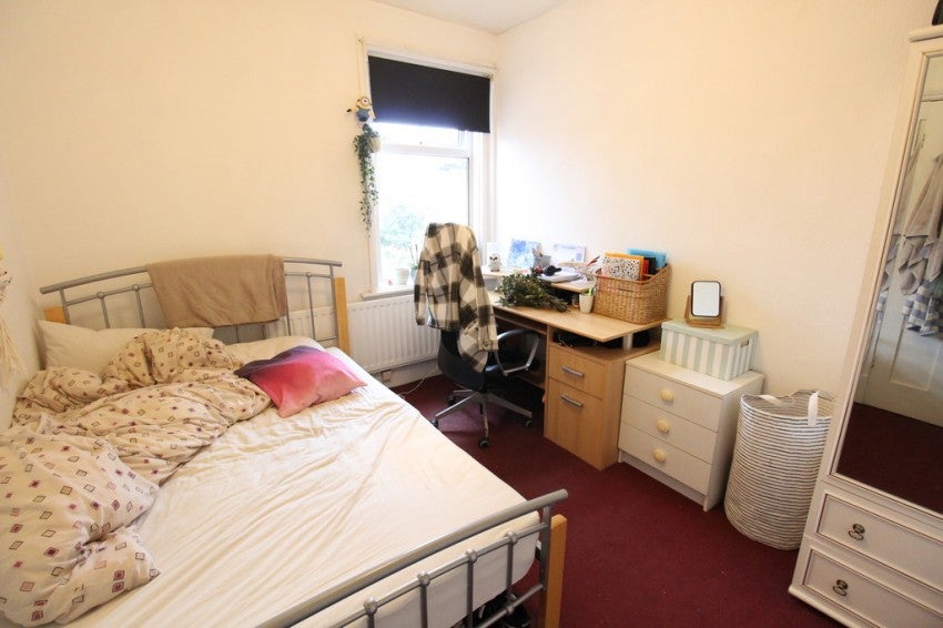 Flat Sirdar Road in Southampton