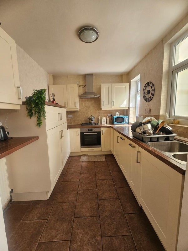 Room Cupfields Avenue in Sandwell