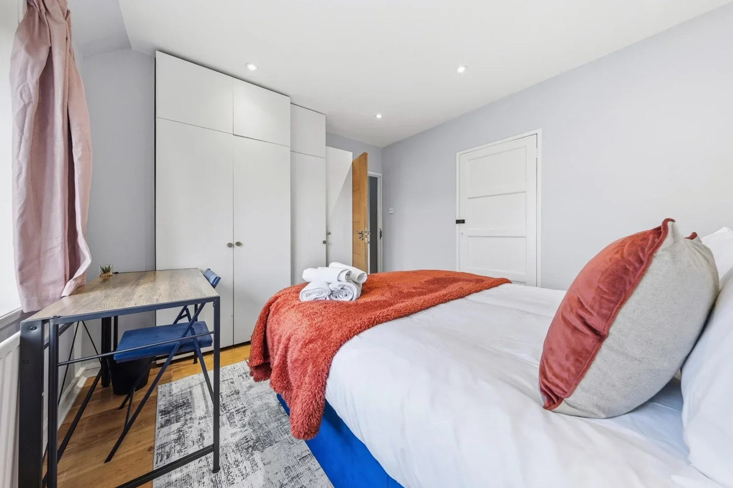 House Layfield Crescent in Greater London
