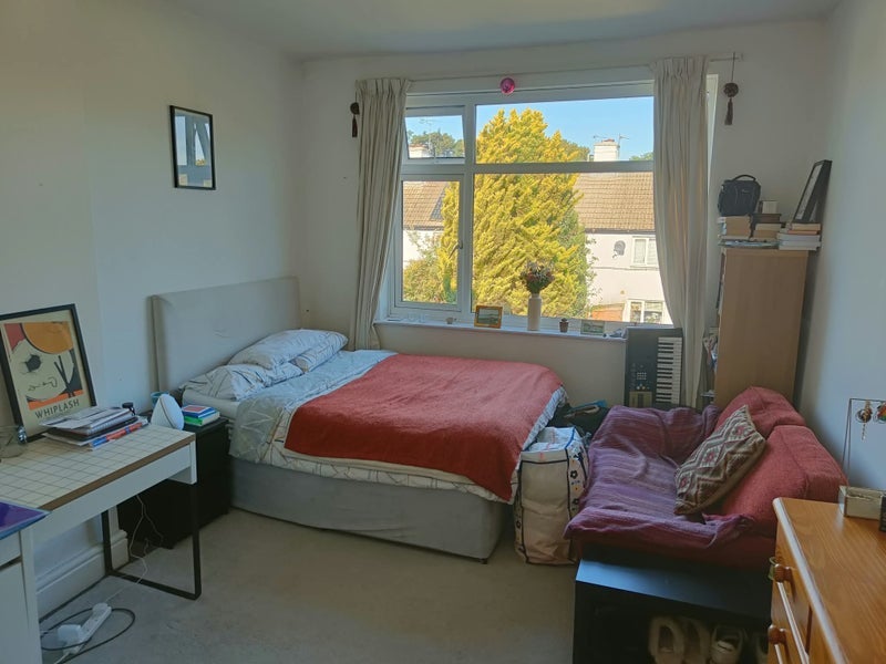 Room Elmsmere Road in Manchester