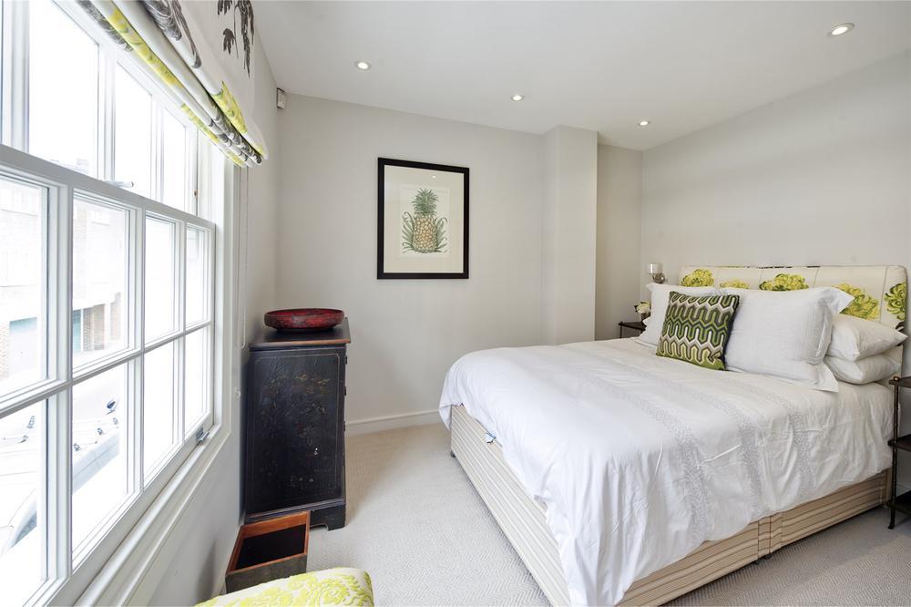 Flat Carlos Place in City of Westminster