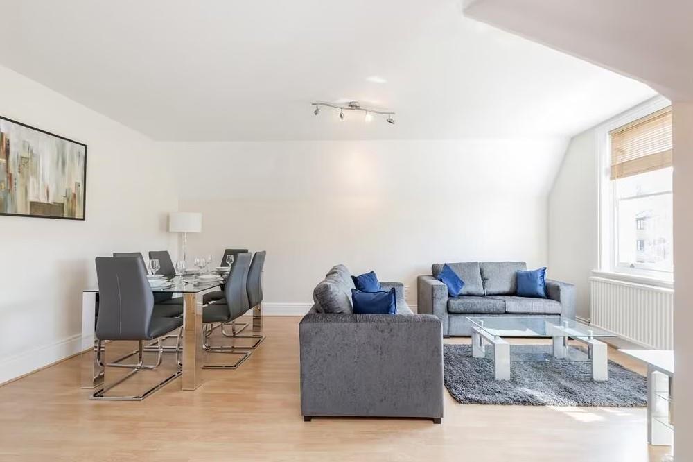 Flat Carlos Place in City of Westminster
