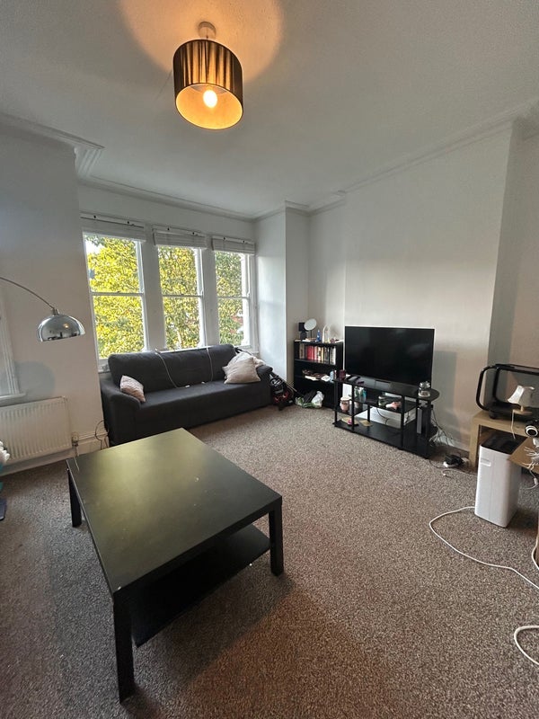 Room Fontarabia Road in Greater London