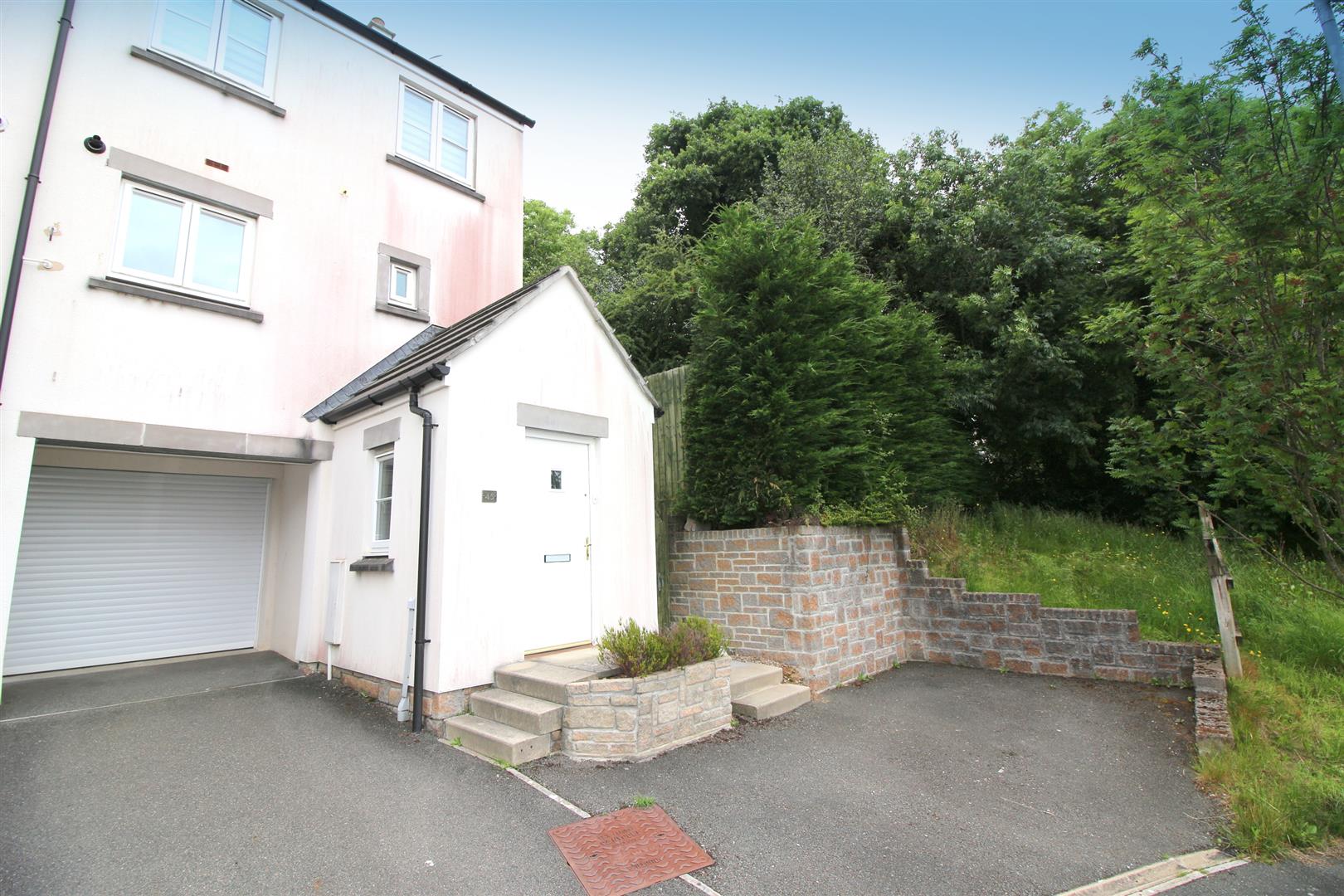 House Primrose Walk in Saltash
