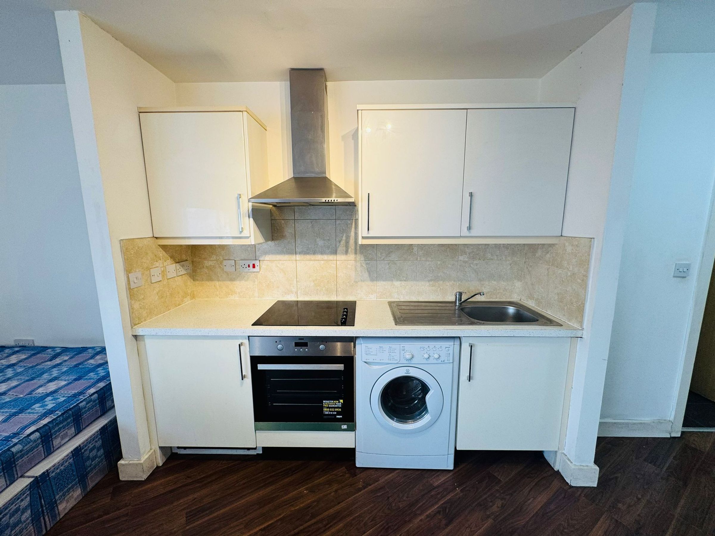Flat Cranbrook Road in Greater London