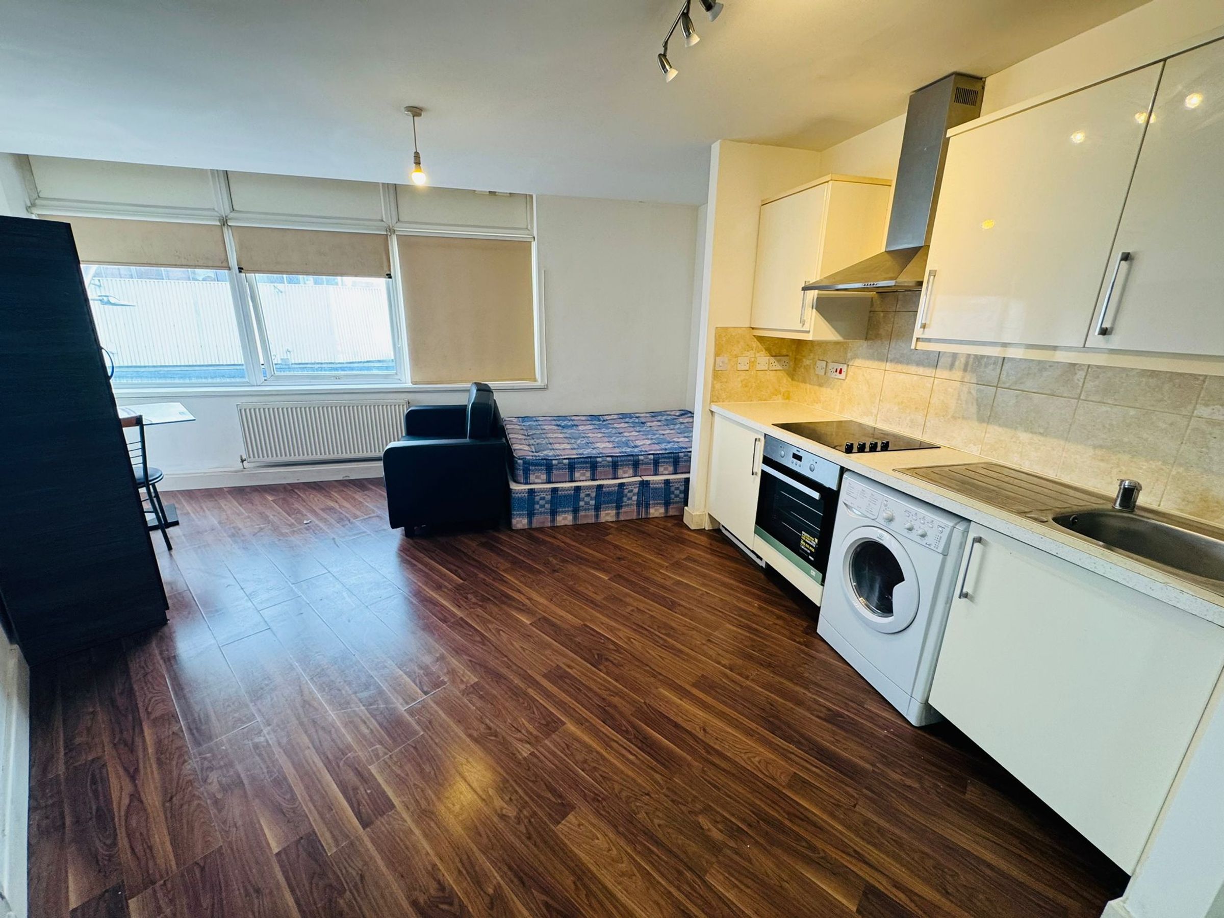 Flat Cranbrook Road in Greater London
