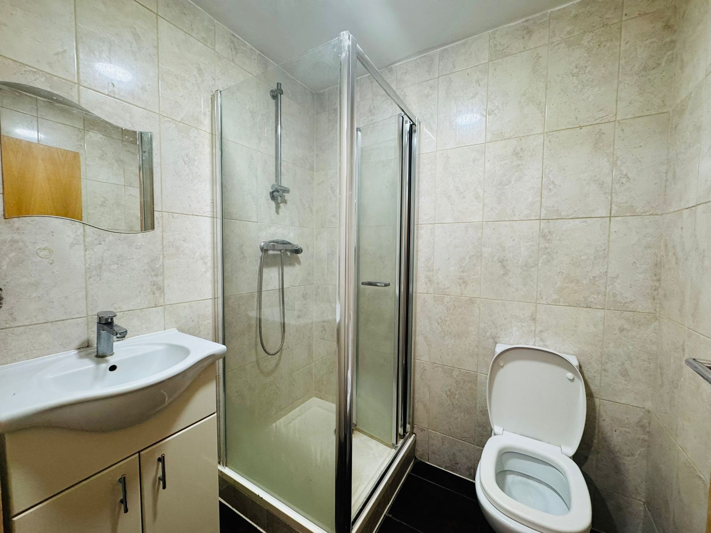 Flat Cranbrook Road in Greater London