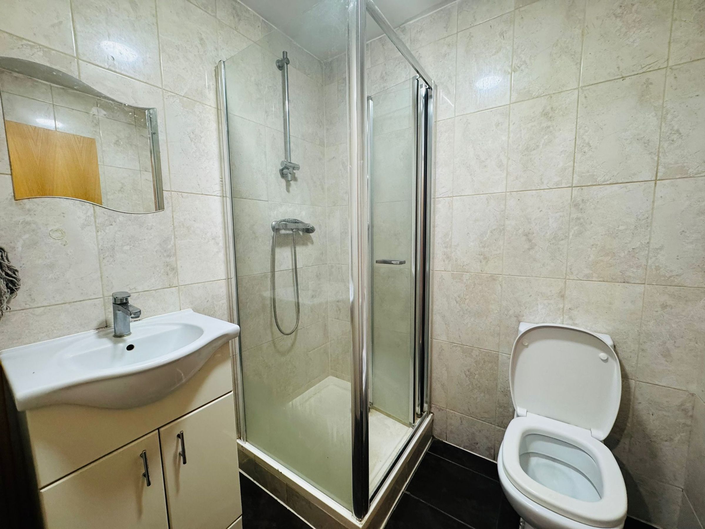 Flat Cranbrook Road in Greater London