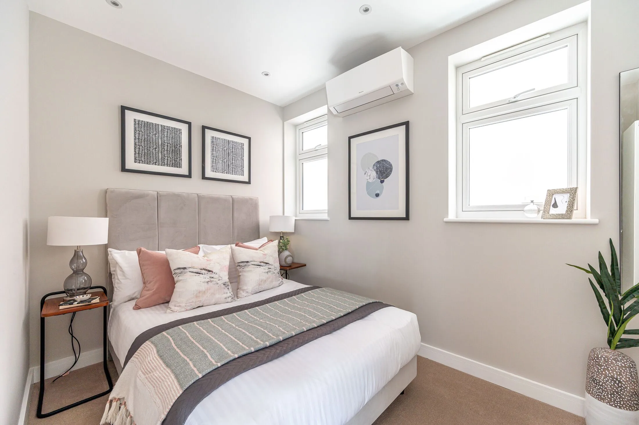 Flat Gresham Gardens in Greater London