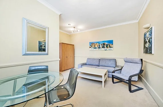 Flat Felden Street in Greater London