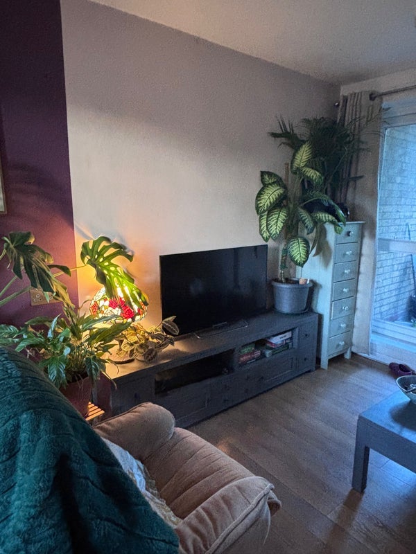 Room Dagnall Street in Greater London