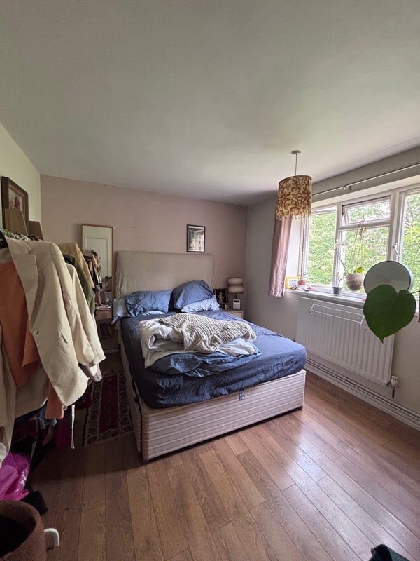 Room Dagnall Street in Greater London