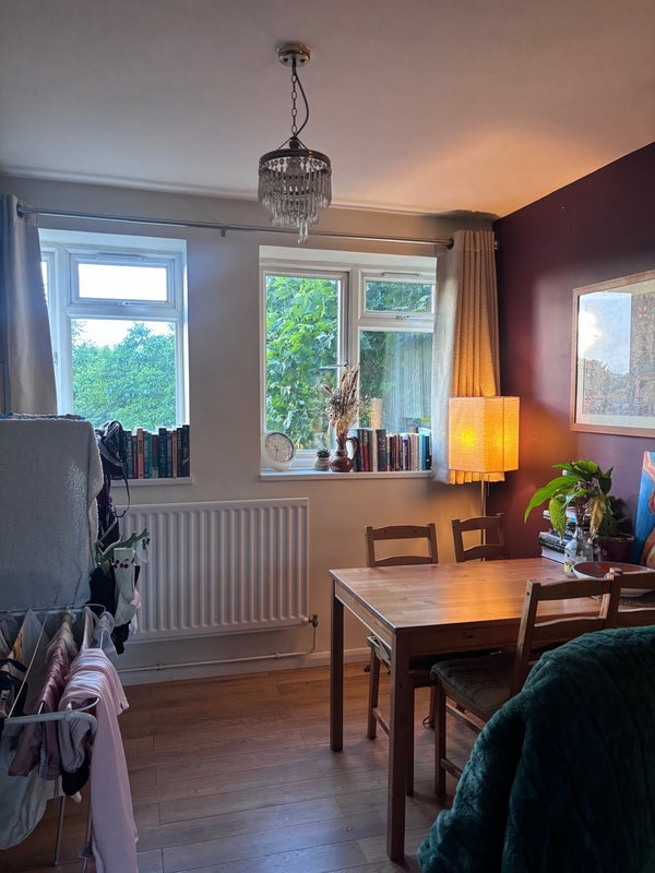Room Dagnall Street in Greater London
