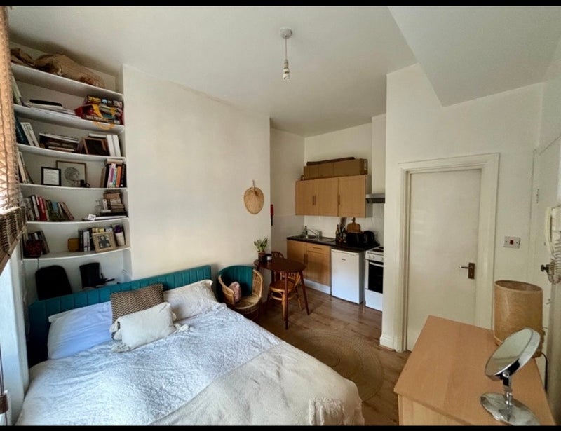 Flat Amhurst Road in Greater London