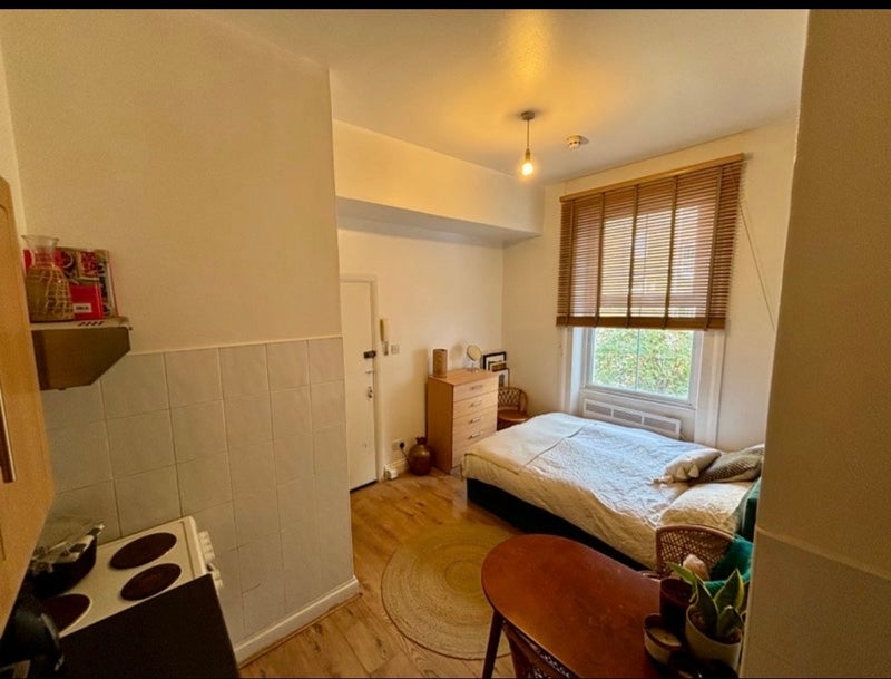 Flat Amhurst Road in Greater London