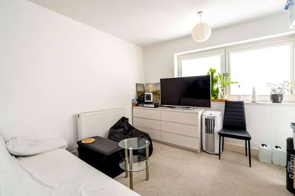 Flat Charrington Place in St Albans