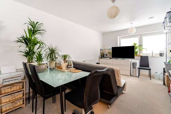 Flat Charrington Place in St Albans