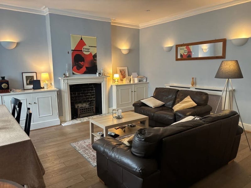 Flat Philbeach Gardens in Greater London