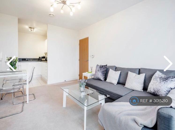 Flat Augustus Lane in Greater London
