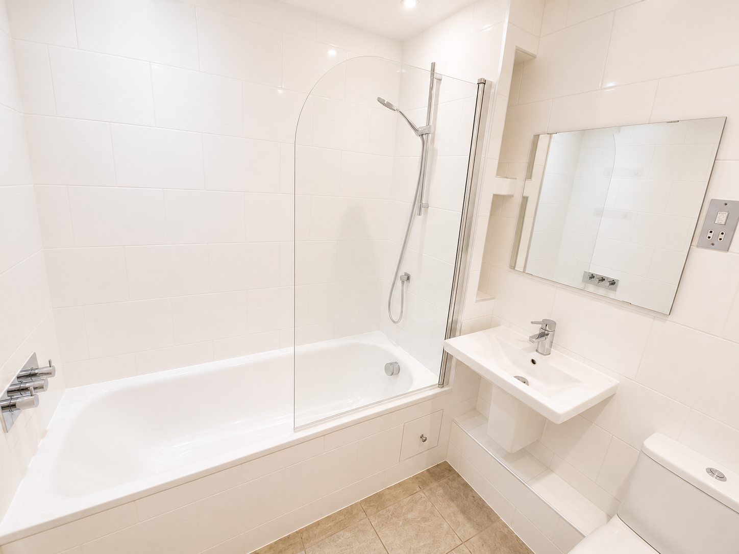 Flat Durham Avenue in Greater London