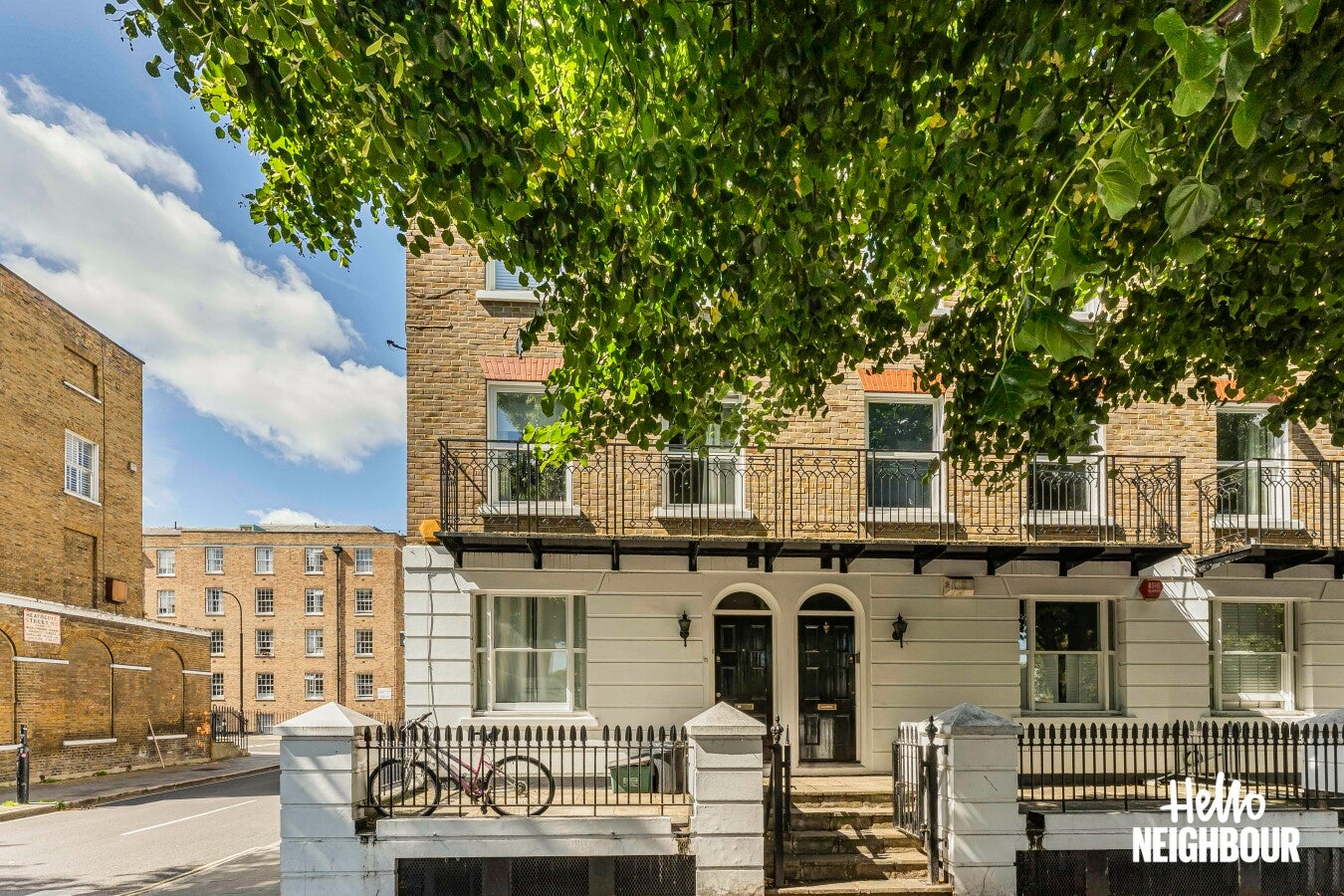 Flat Gray's Inn Road in Greater London