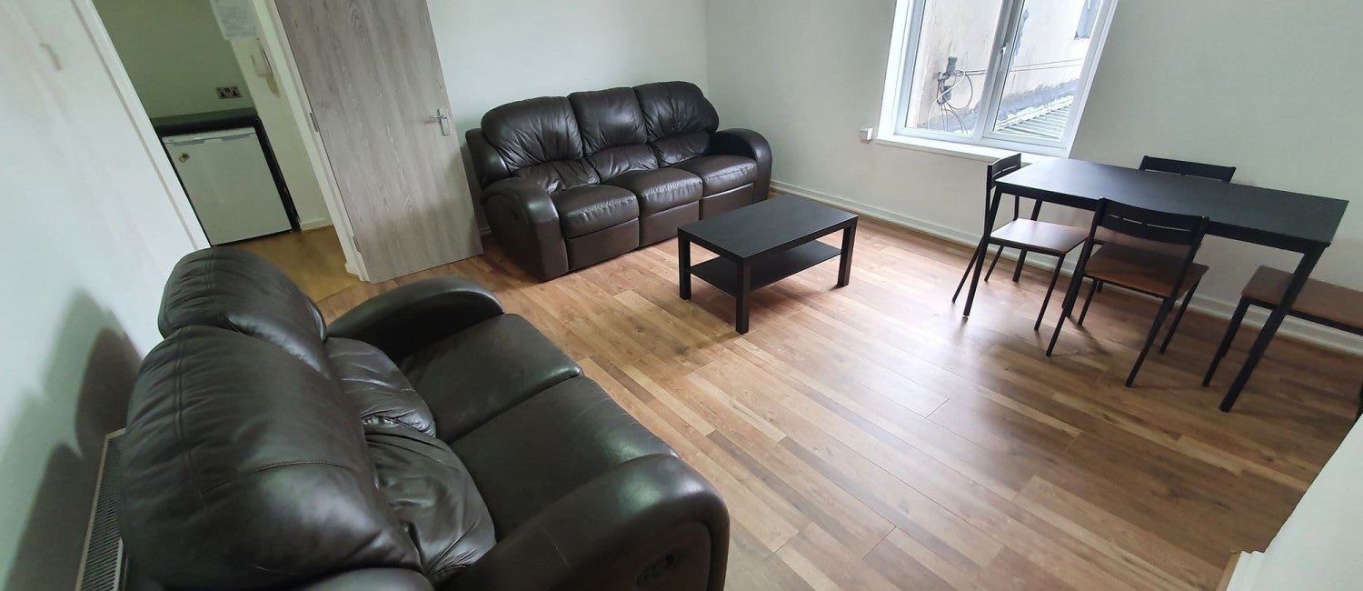 Flat Northcote Lane in Cardiff
