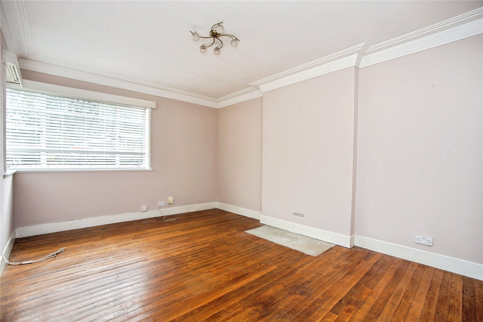 Flat Coach House Mews in Cheltenham