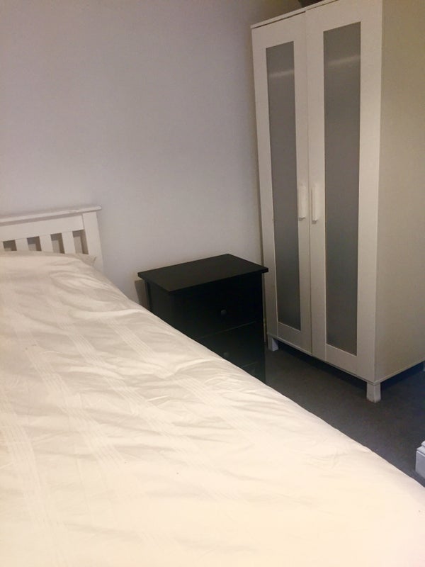 Room Arden Crescent in Greater London