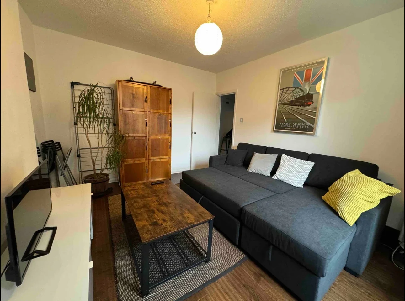 Flat Fanshaw Street in Greater London