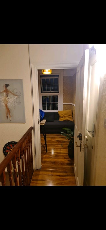 Room McLeod Road in Greater London
