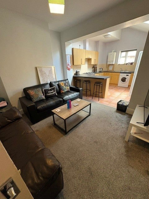 Room Neill Road in Sheffield