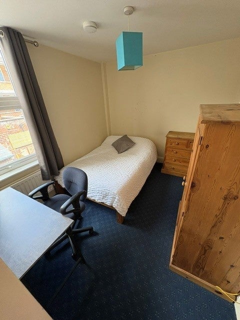 Room Neill Road in Sheffield