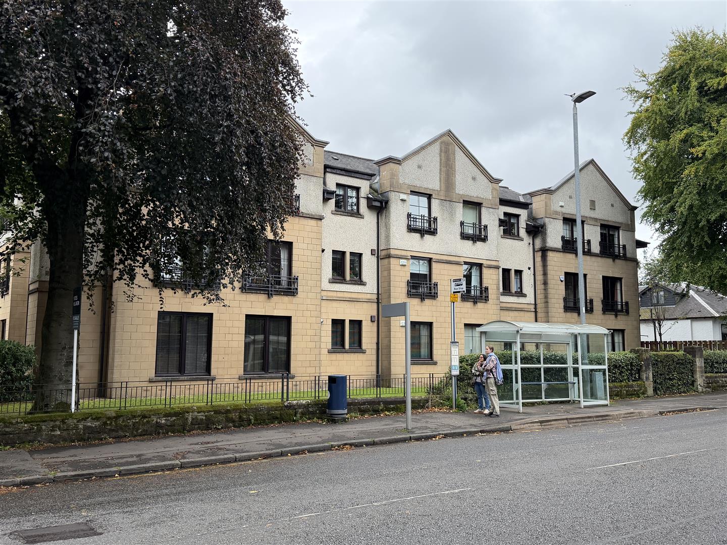 Flat West Chapelton Avenue in Bearsden
