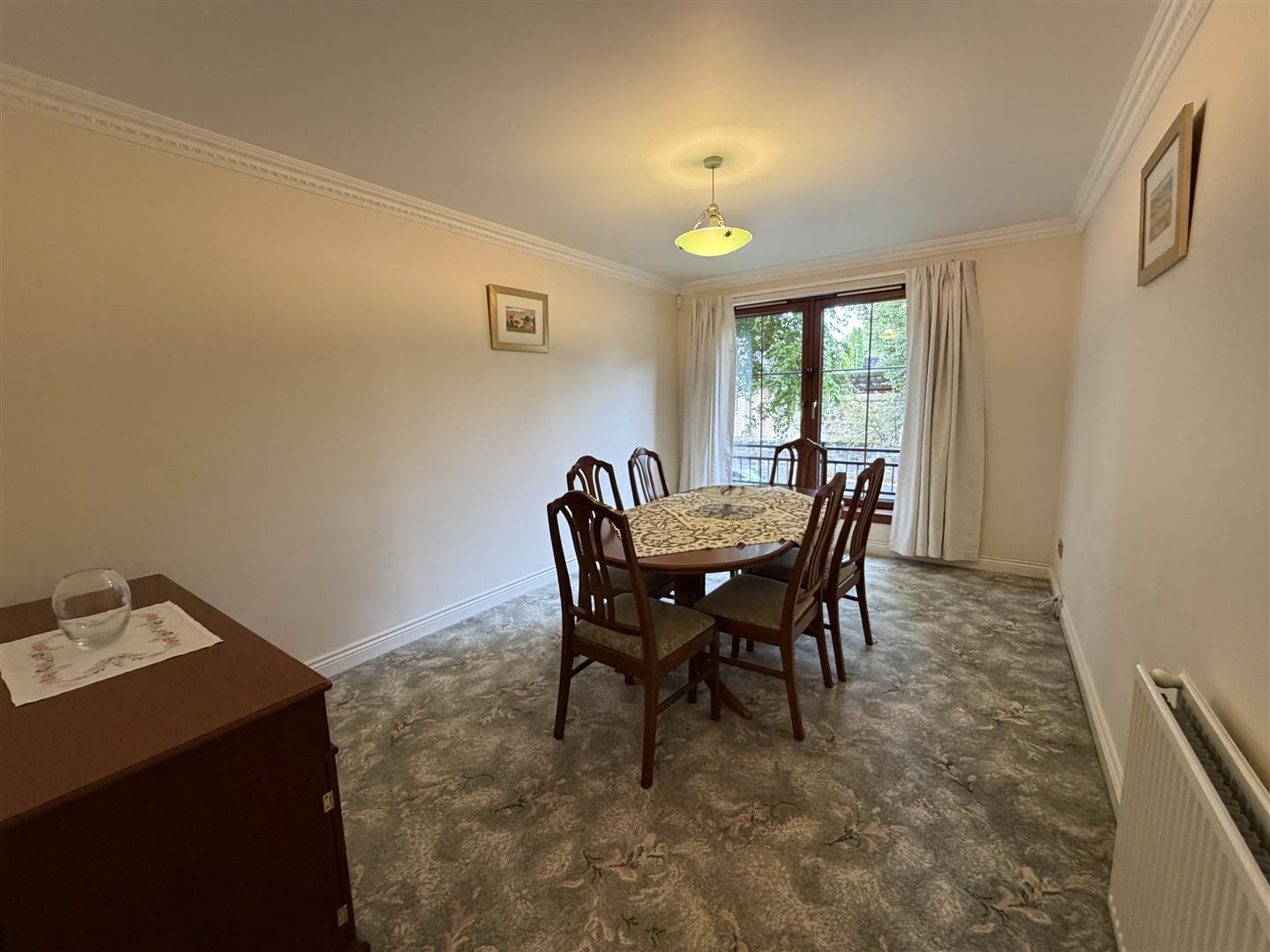 Flat West Chapelton Avenue in Bearsden