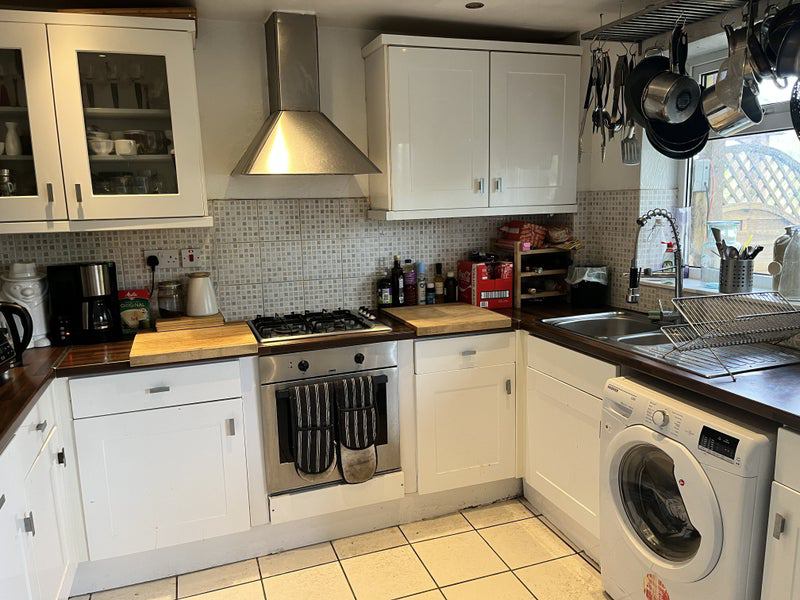 Room Gascoigne Road in Greater London