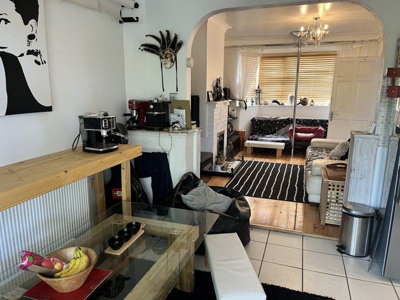 Room Gascoigne Road in Greater London