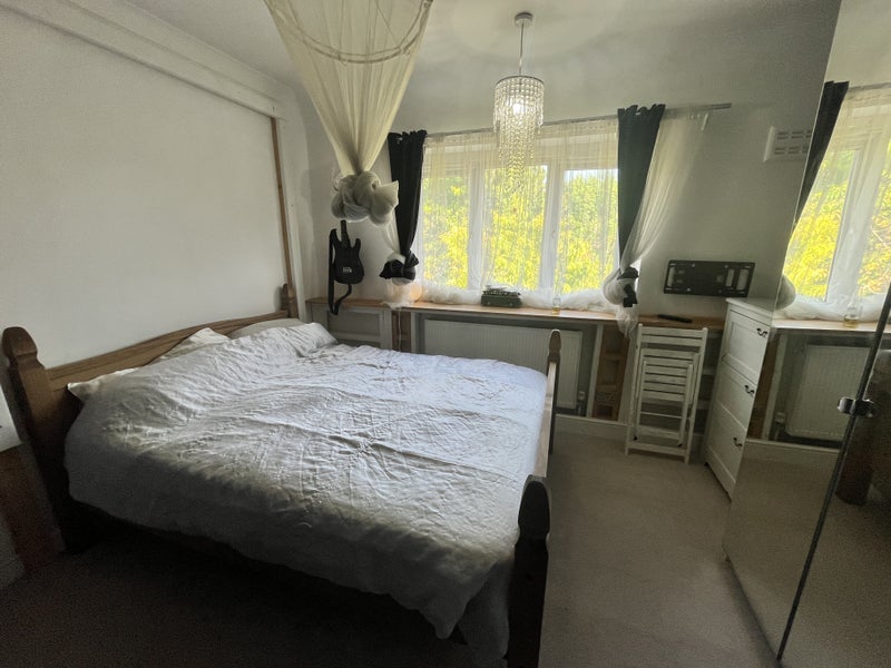 Room Gascoigne Road in Greater London