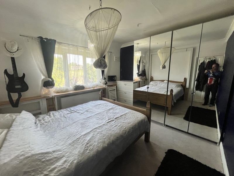 Room Gascoigne Road in Greater London