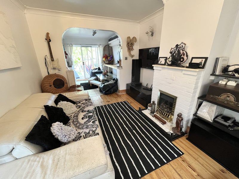 Room Gascoigne Road in Greater London