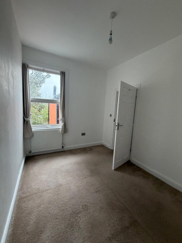 Room Maryland Square in Greater London