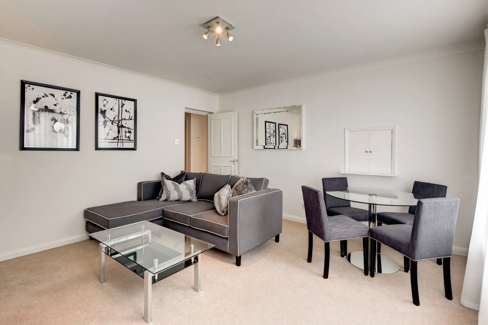 Flat Fulham Road in Greater London