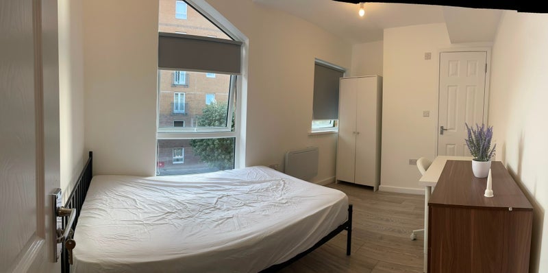 Room Cyclops Mews in Greater London