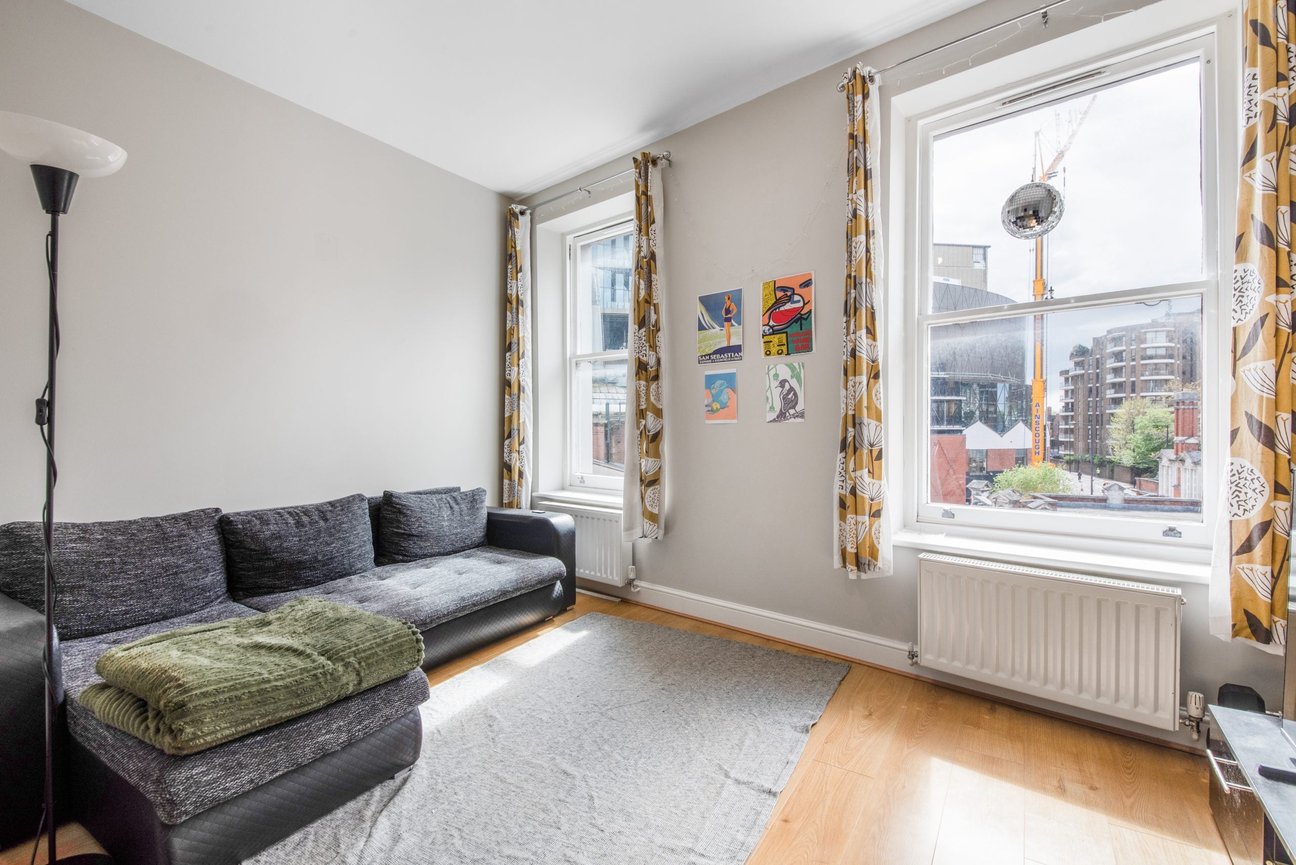 Flat Beaconsfield Terrace Road in Greater London