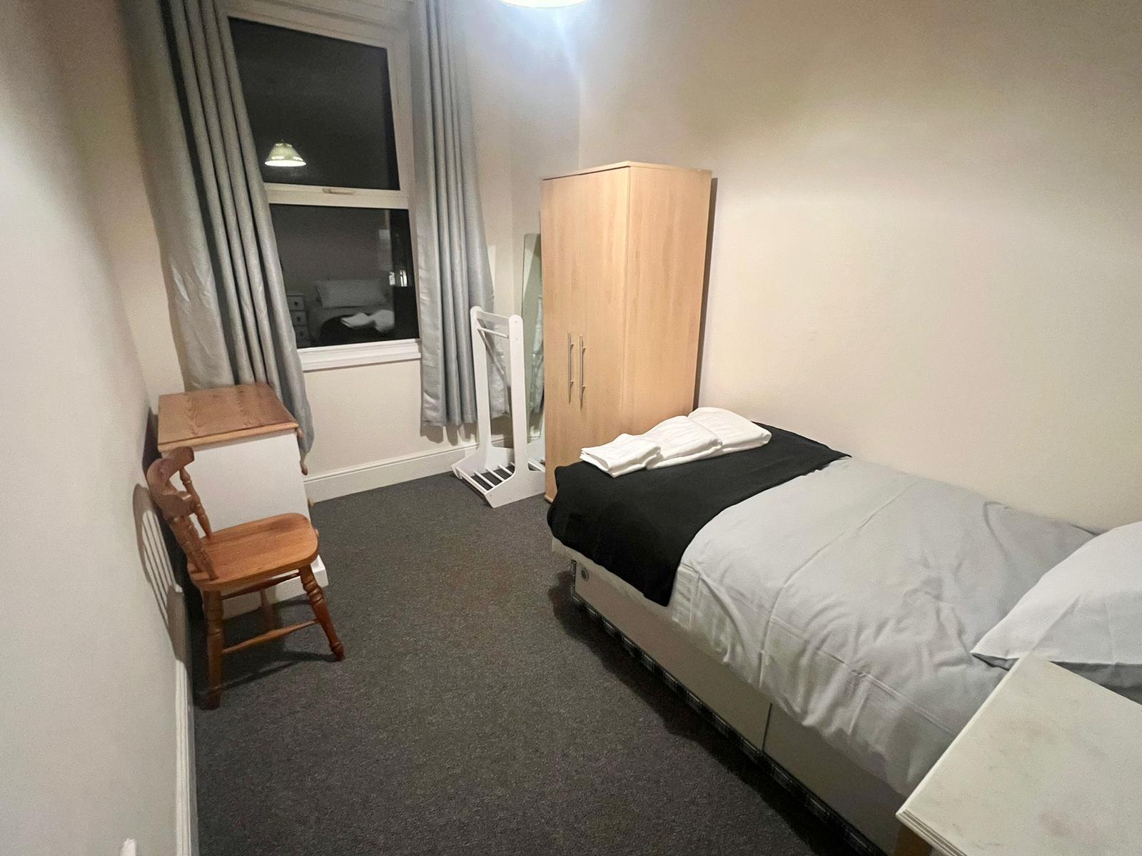 Room Powerscourt Road in Portsmouth