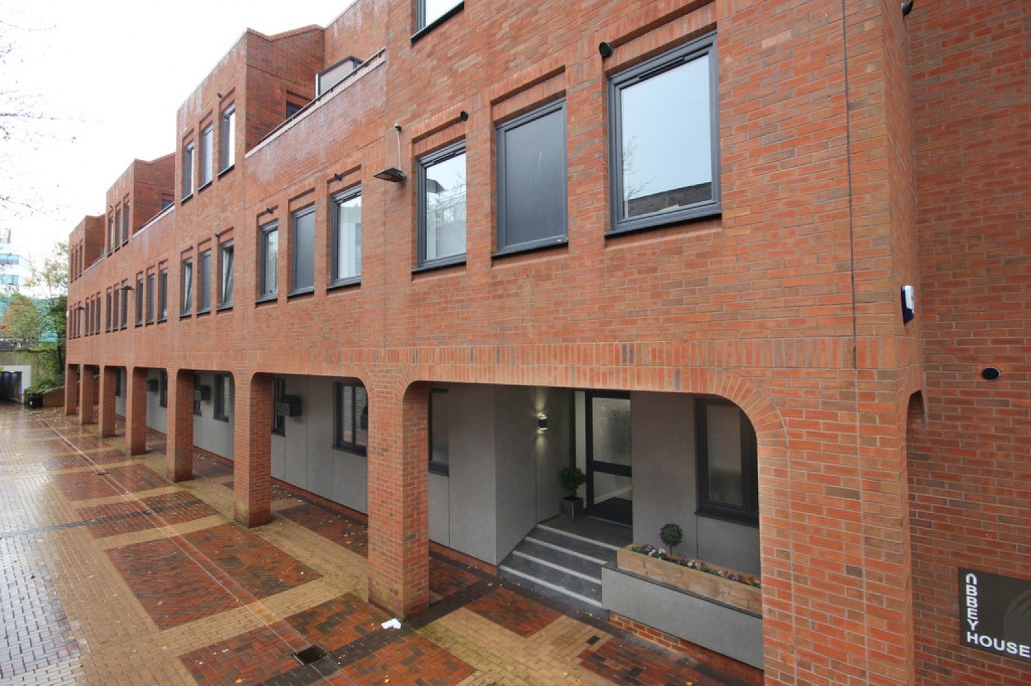 Flat The Ring in Bracknell